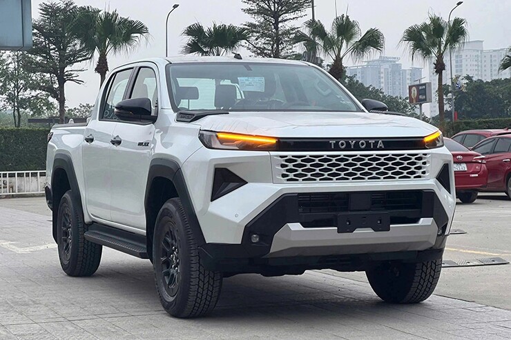 Phim cách nhiệt Ford Ranger: Giải pháp chống nóng cần thiết cho xe bán tải hiện đại